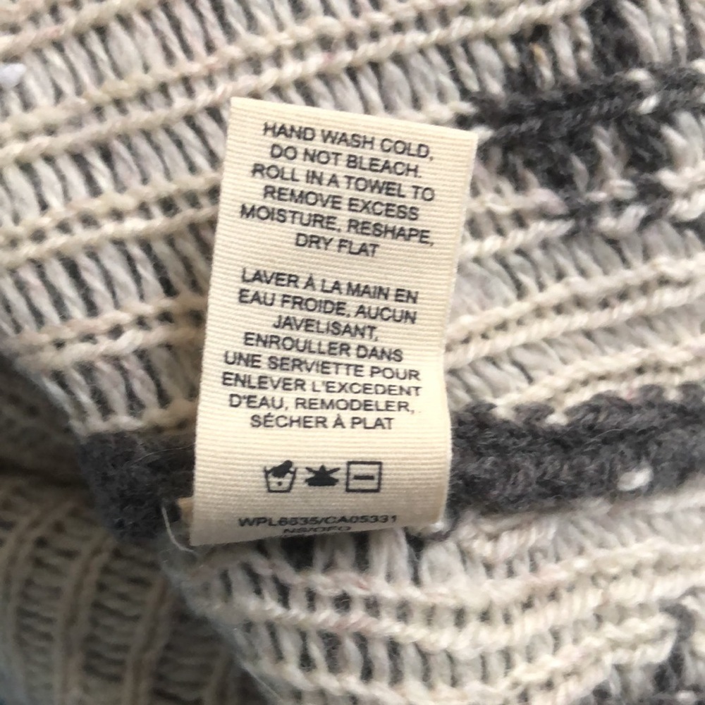 ‼️SOLD‼️ Woolrich ladies turtleneck sweater, size Large, Grey & cream, NWT. - Picture 8 of 13